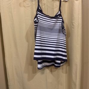 22/24 tank. New without tags.